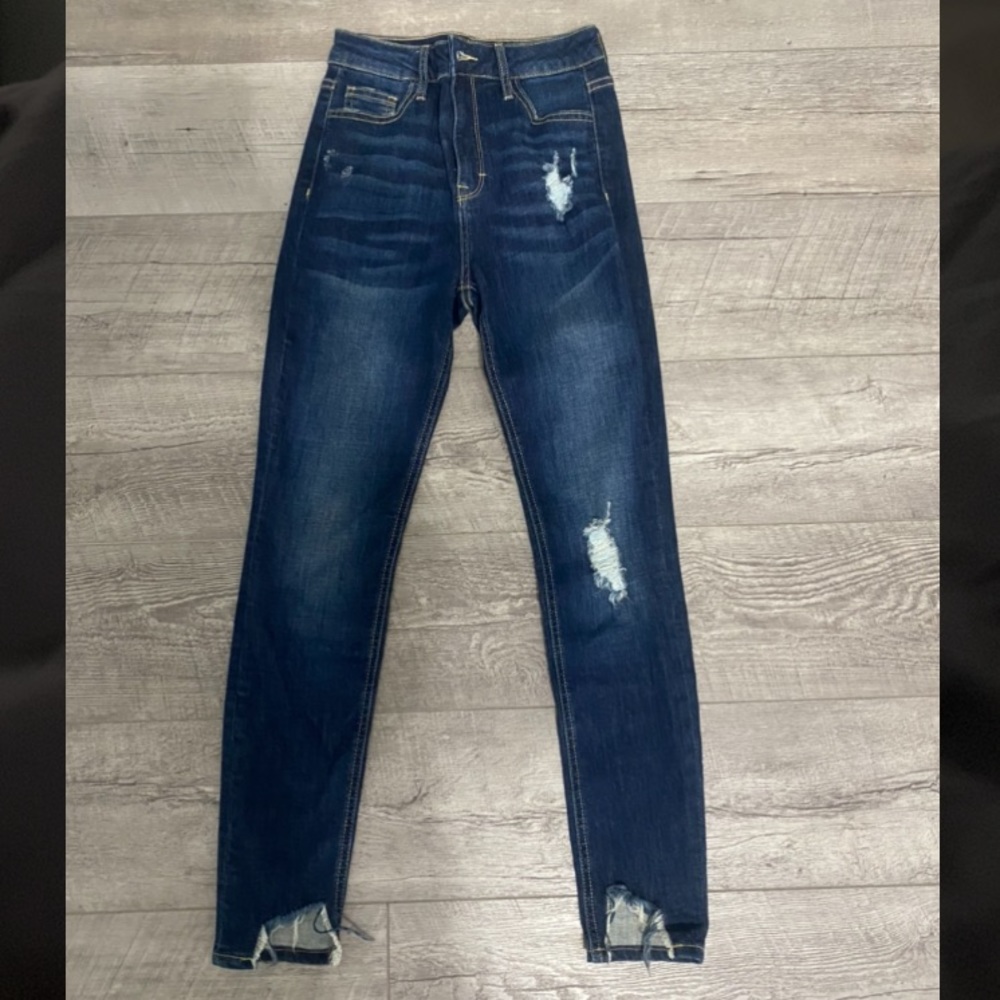 Ripped skinny jeans